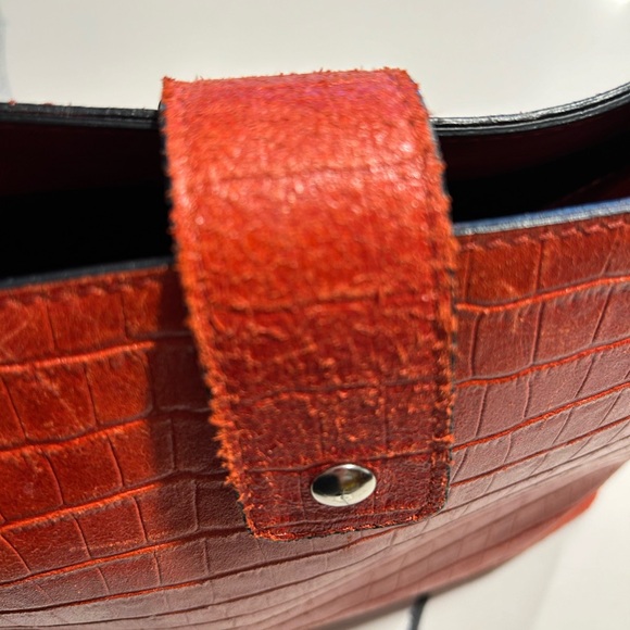 Chiara Ferretti Red Croc Embossed leather bag - Picture 11 of 12